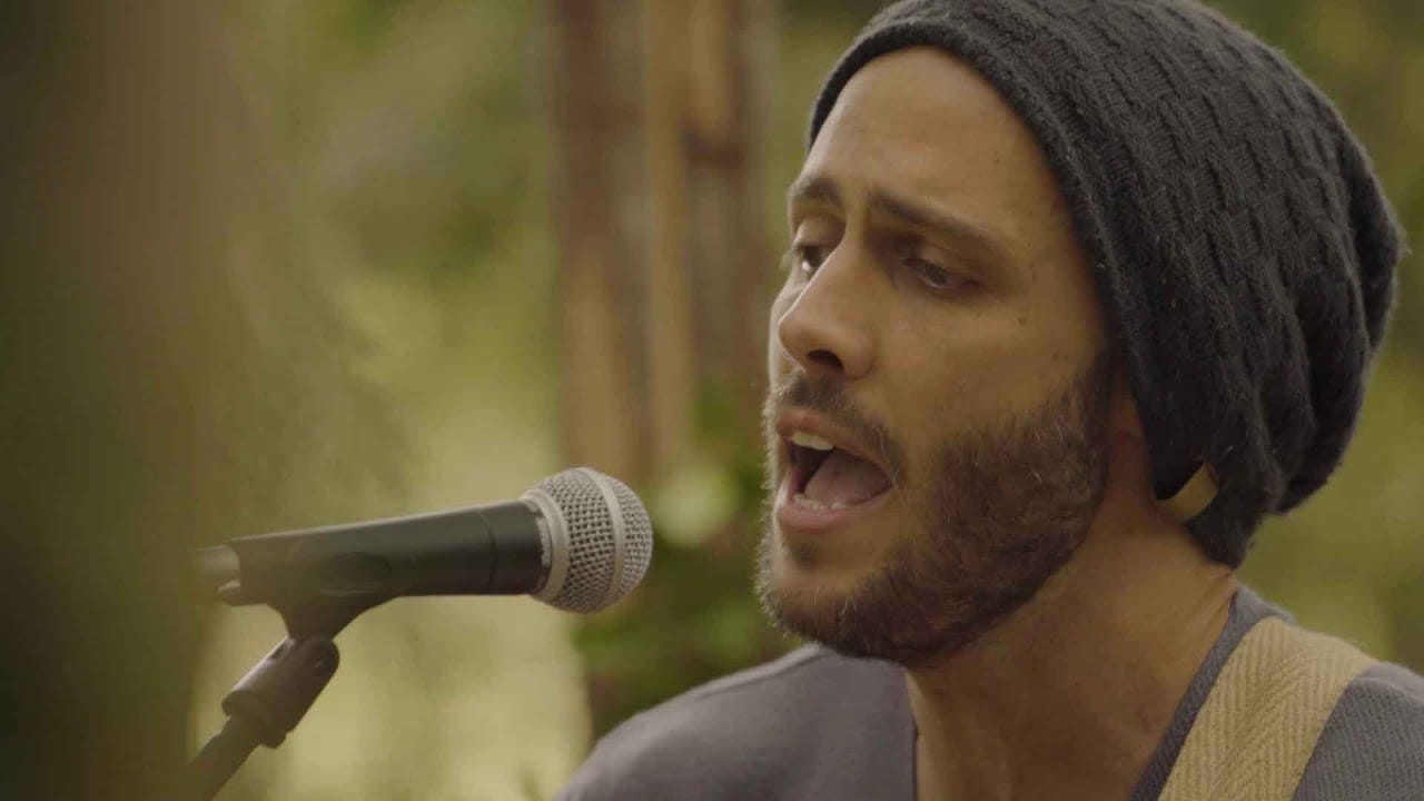 Roann — 'This Moment'